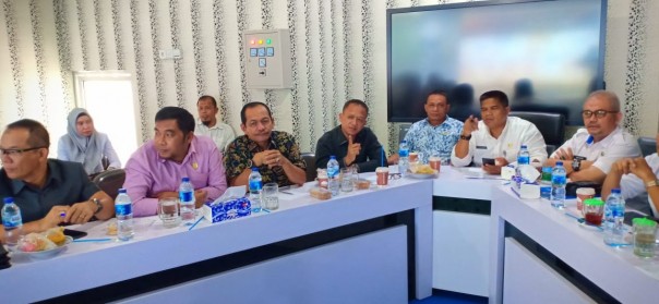 (In the framework of conducting a working visit, the Regional Regulatory Forming Board (Bapemperda) Pekanbaru DPRD visited the Pekanbaru Information and Communication Information Agency (Diskominfo) of Pekanbaru City (R24 / Put))