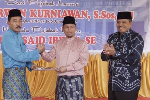 The Siak Regent, Alfedri, attended the Kandis Sub-District Sertijab