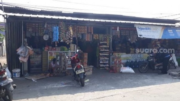 Grocery stalls in the Rambutan Village area, Ciracas Subdistrict, East Jakarta, were robbed.